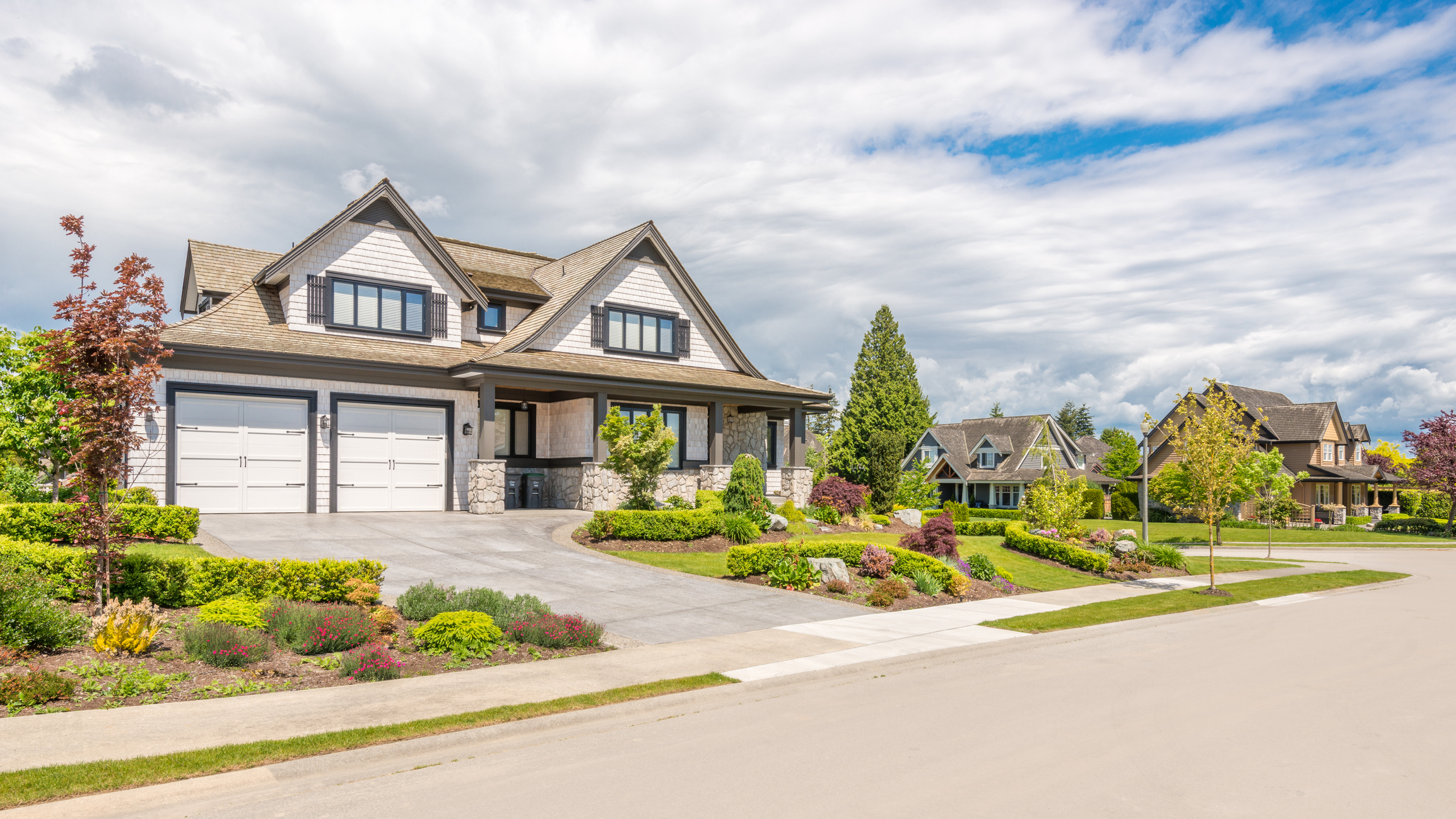 3 Reasons Why You Don’t Want to Buy the Most Expensive House in the Neighborhood